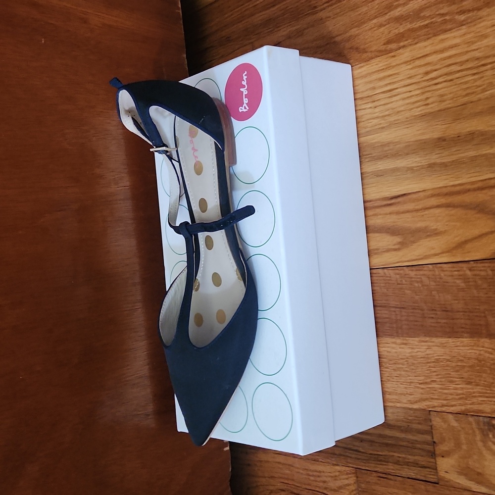 Boden navy and black flats